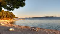 229 Podgora, Abendstimmung am Strand