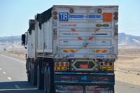 Trucks zum Roten Meer