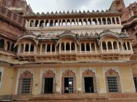 Man kann sich nicht sattsehen an der indischen Baukunst