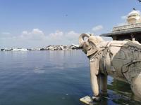 Blick vom See auf die Stadt, Udaipur