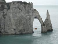 Ausflug in Le Havre - Etretat, Kreidefelsen mit Helikopter