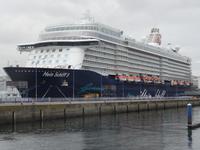 die Mein Schiff 3 im Hafen von La Coruna
