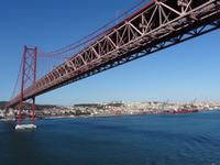 Auslauf aus Lissabon - Brücke des 25. April