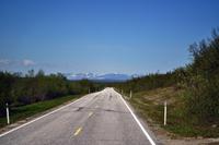 Die Landschaft Ã€ndert sich - Wir entdecken noch schneebedeckte Berge - der Sommer 2011 ist noch nicht alt in Lappland