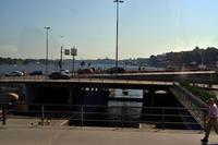 Die Slussen - groÁe Schleuse trennt den mit SÜsswasser gefÜllten MÃ€larensee von der Ostsee ab und bildet den Ábergang von der Insel Södermalm nach Gamala Stan und Riddarholmen