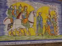 Einzug Friedrich III. in  Montalbano auf einer  Keramiktafel dargestellt