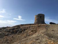 Spanischer Turm an der Vulkanküste