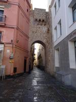 Schmal sind die Straßen in Cádiz