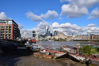 112 London, Blick vom St. Saviours Dock zur City of London