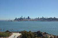 Blick von Alcatraz auf San Francisco Downtown und die Bay Bridge