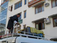 Gepäckverladung durch Jimmy