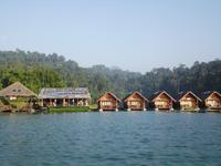 Unser Hotel auf dem Cheow Lan Lake