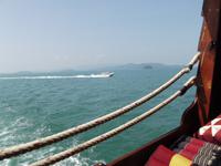 Fahrt mit einem Holz-Motorsegler in der Phang Nga Bay