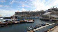 Madeira - AIDAnova im Hafen von Funchal