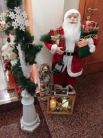 Im Hotel ist alles weihnachtlich dekoriert