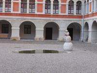 Graz - Kunst mit Schneemann im Priesterseminar