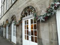Stadtrundfahrt in Edinburgh - Am Palace of Holyroodhouse