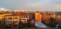 Blick über die Dächer von Istanbul bei Sonnenaufgang von der Terrasse unseres Hotels