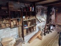 während der Führung durch die Windmühle, im Sägewerk