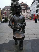 Resche Hennerich, Bronzefigur in der Marktstrasse