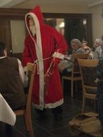 DerWeihnachtsmann kommt im Hotel 