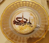 Und da ist er endlich, der berühmte Cappuchino mit echtem Blattgold