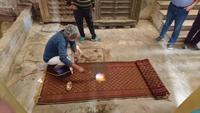 Teppiche werden abgeflammt in Jaipur