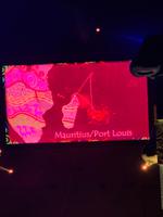 Begrüßung und Lasershow auf dem Pooldeck