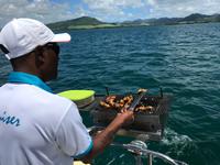 Barbecue an Bord unseres Katamarans