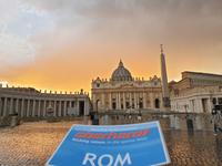 Sonnenuntergang am Petersplatz in Rom - sprachlos