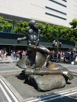 Brunnen vor Galeria in FFaM