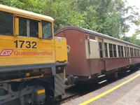 Mit dem historischen Eisenbahn in Kuranda durch den Regenwald wieder zurück nach Cairns