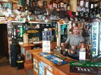 Puhoi Pub, einem der historischsten Pubs auf der Südhalbkugel, bei Auckland, Neuseeland