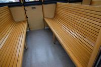 Die Sitze zum Berg sind tiefer !!