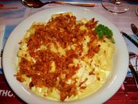 Deftiges Mittagessen auf dem Berg 