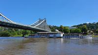 Elbdampfer am Blauen Wunder in Dresden