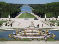 Blick auf die Hauptachse der Gärten von Versailles