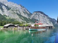 Über den Königssee kann man nur mit diesen Elektrobooten fahren