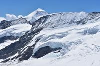 Gletscher am Jungfraujoch - Lawinenabgang (Bildmitte)