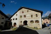 Engadinhäuser in Guarda