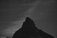 Das Matterhorn in sternenklarer Nacht bei Mondschein