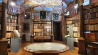 Bibliothek mit Kalendertisch Stift Rein