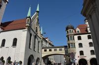 München - Bayerische Wiesn Stimmung auf dem Viktualienmarkt