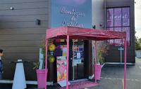 Vor der Chocolaterie Bernard Dufoux in Charolles