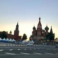 Sonnenuntergang an der Basilius Kathedrale, Moskau