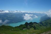 Blick zum Eiger, Mönch und Jungfrau und Brienzer See