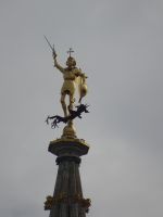 Brüssel, Krönung des Stadthuis-Turmes