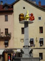 Annecy, Brunnen auf dem Hauptplatz