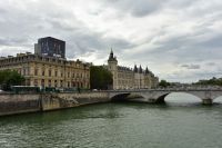 Stadtspaziergang durch Paris - Conciergerie (Königspalast des 14. Jh. - später Gefängnis) - zum Komplex gehört auch der Justizpalast