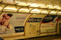 Stadtspaziergang durch Paris - Hôtel de Ville - Metrostation